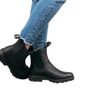 BLUNDSTONE Brogue Black Chelsea Boots